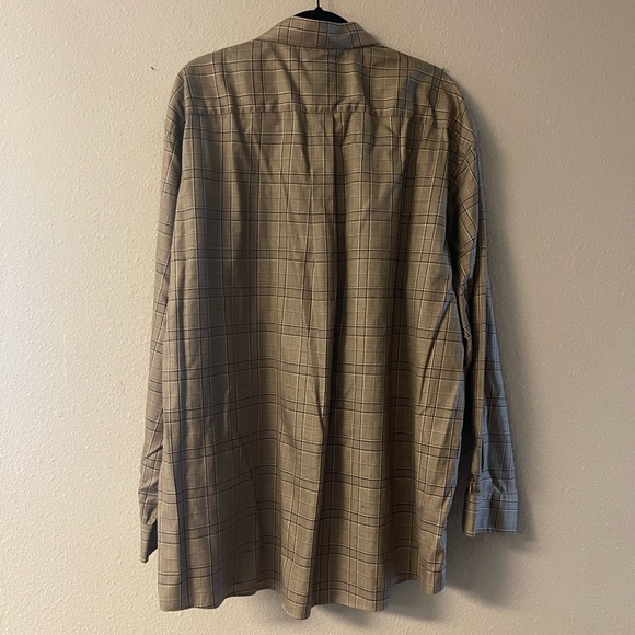 Jos A Banks Traveler's Collection long sleeve 100% cotton shirt in brown plaid - Picture 4 of 7